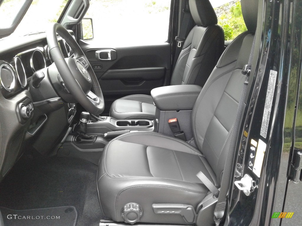 2020 Jeep Wrangler Unlimited Sahara 4x4 Front Seat Photo #139302586