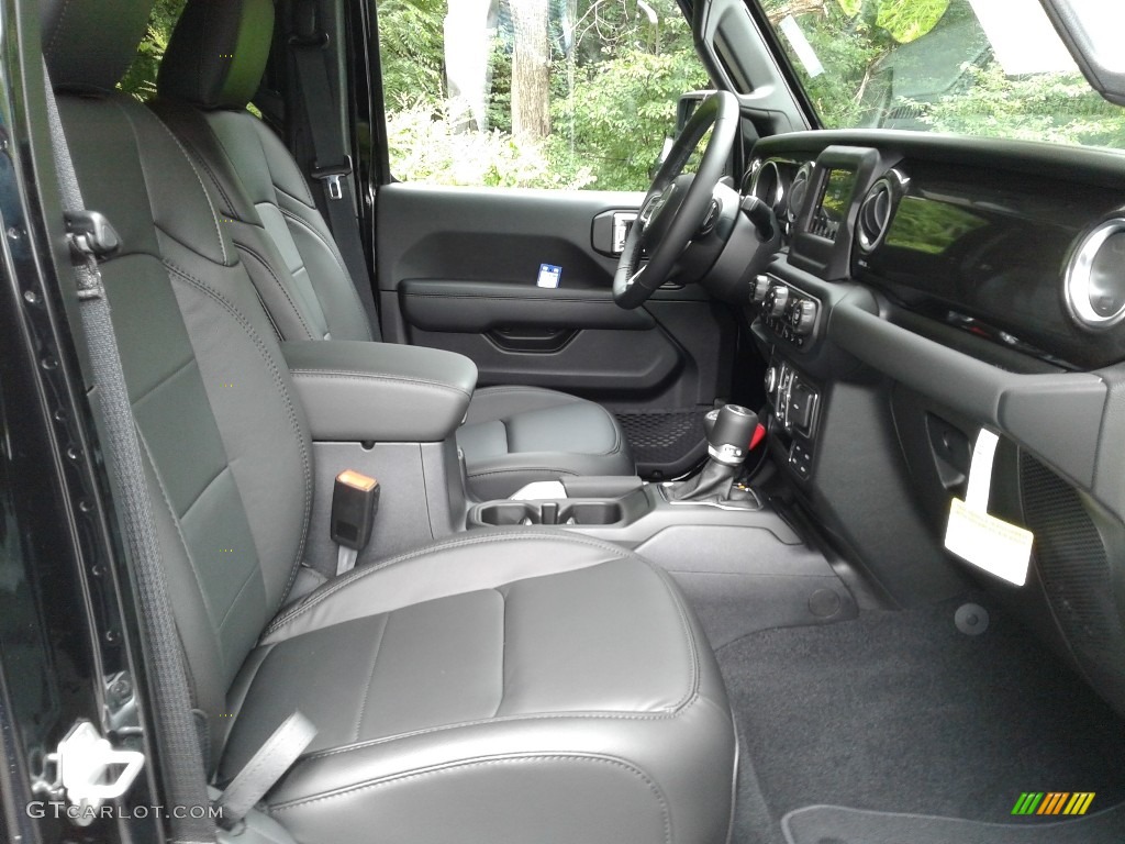 2020 Jeep Wrangler Unlimited Sahara 4x4 Front Seat Photo #139302766
