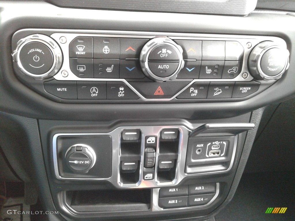 2020 Jeep Wrangler Unlimited Sahara 4x4 Controls Photo #139302961