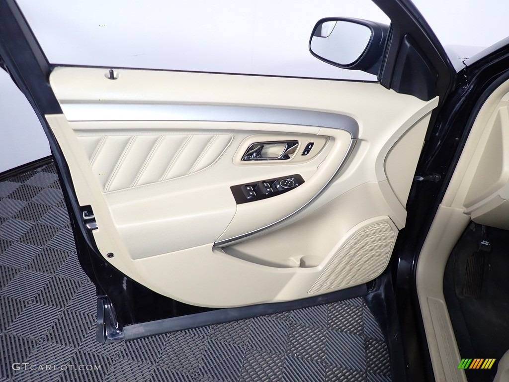 2016 Ford Taurus SE Dune Door Panel Photo #139304707