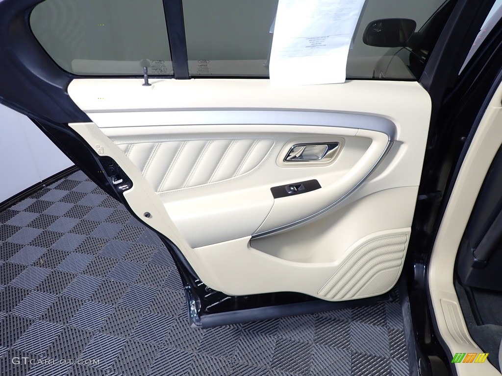 2016 Ford Taurus SE Dune Door Panel Photo #139304797