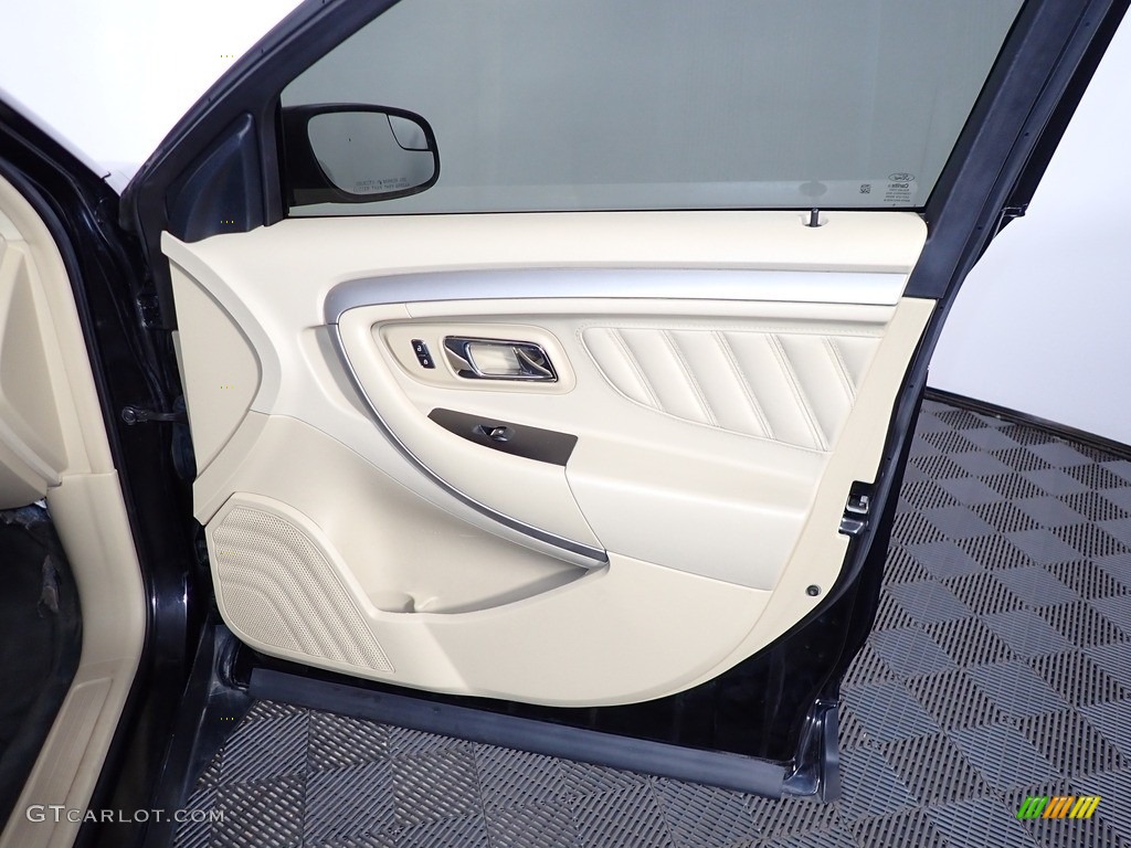 2016 Ford Taurus SE Dune Door Panel Photo #139304878