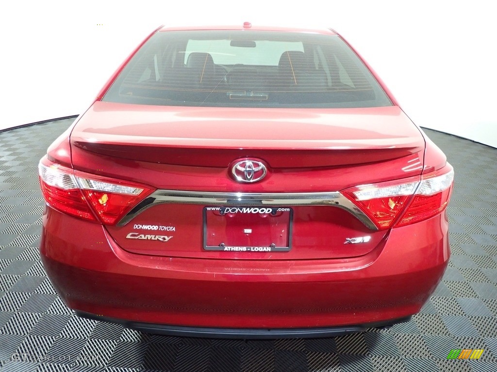 2015 Camry XSE - Ruby Flare Pearl / Black photo #11