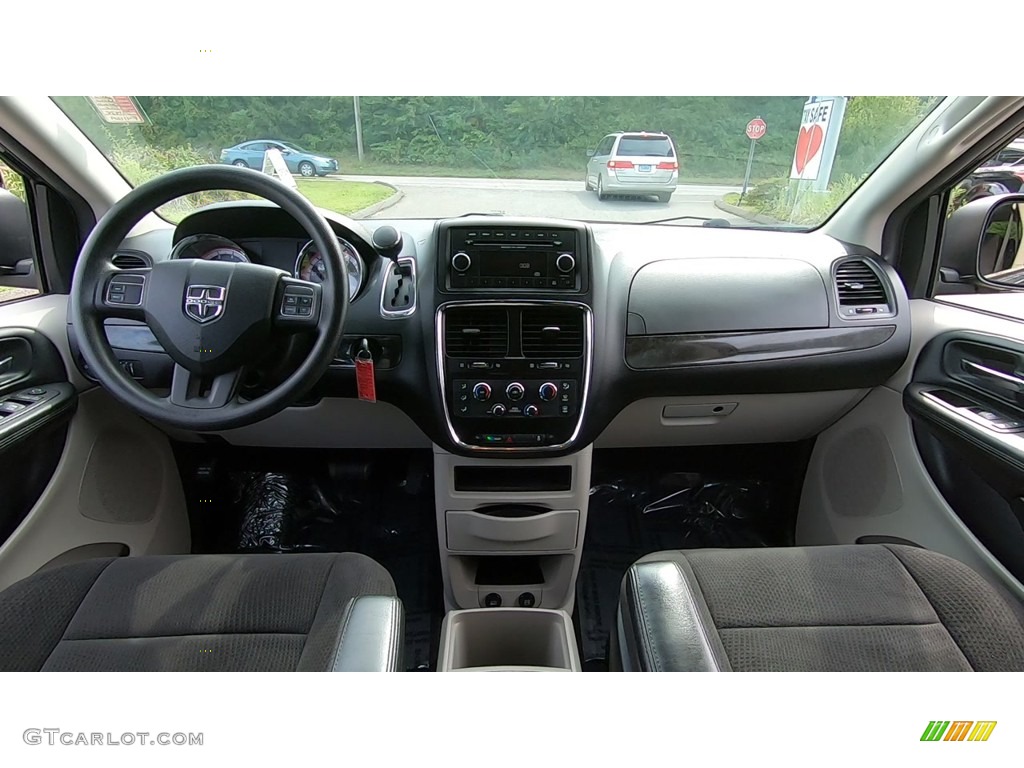 2012 Grand Caravan SE - True Blue Pearl / Black/Light Graystone photo #17