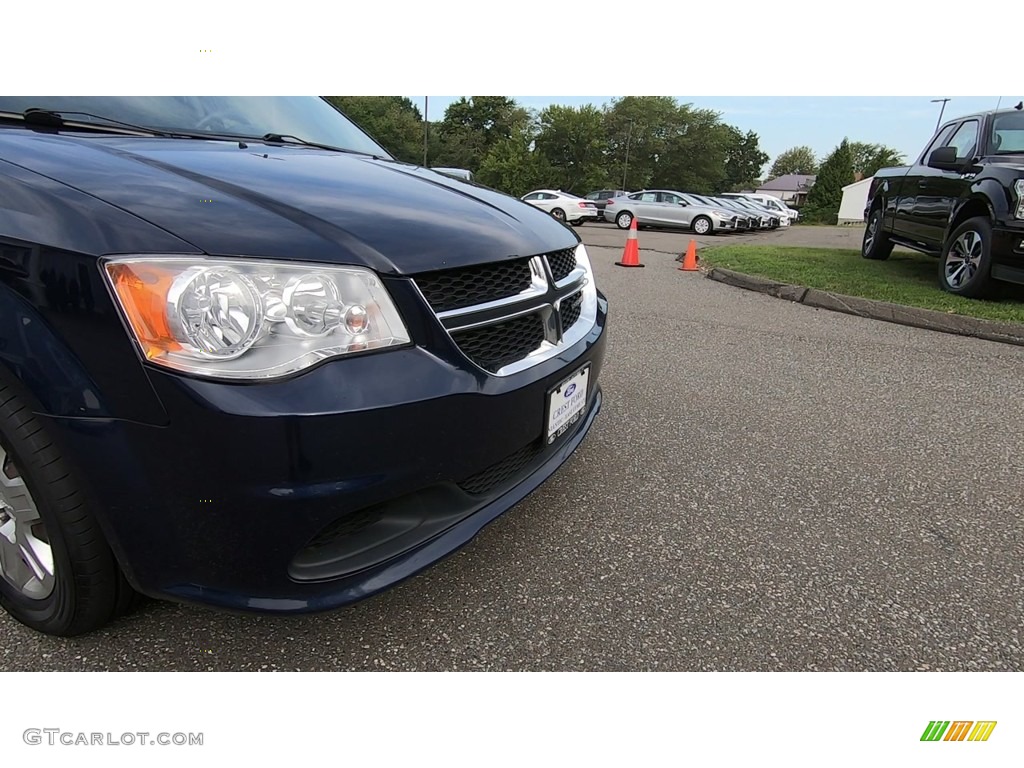 2012 Grand Caravan SE - True Blue Pearl / Black/Light Graystone photo #26