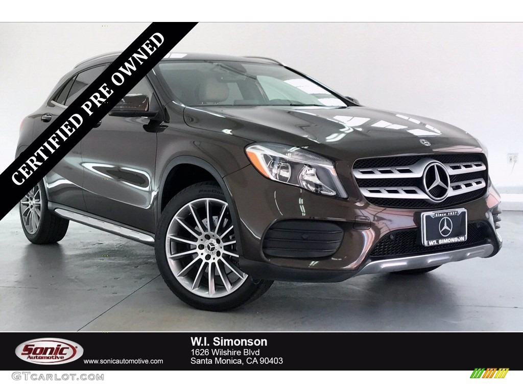 2018 GLA 250 - Cocoa Brown Metallic / Sahara Beige photo #1