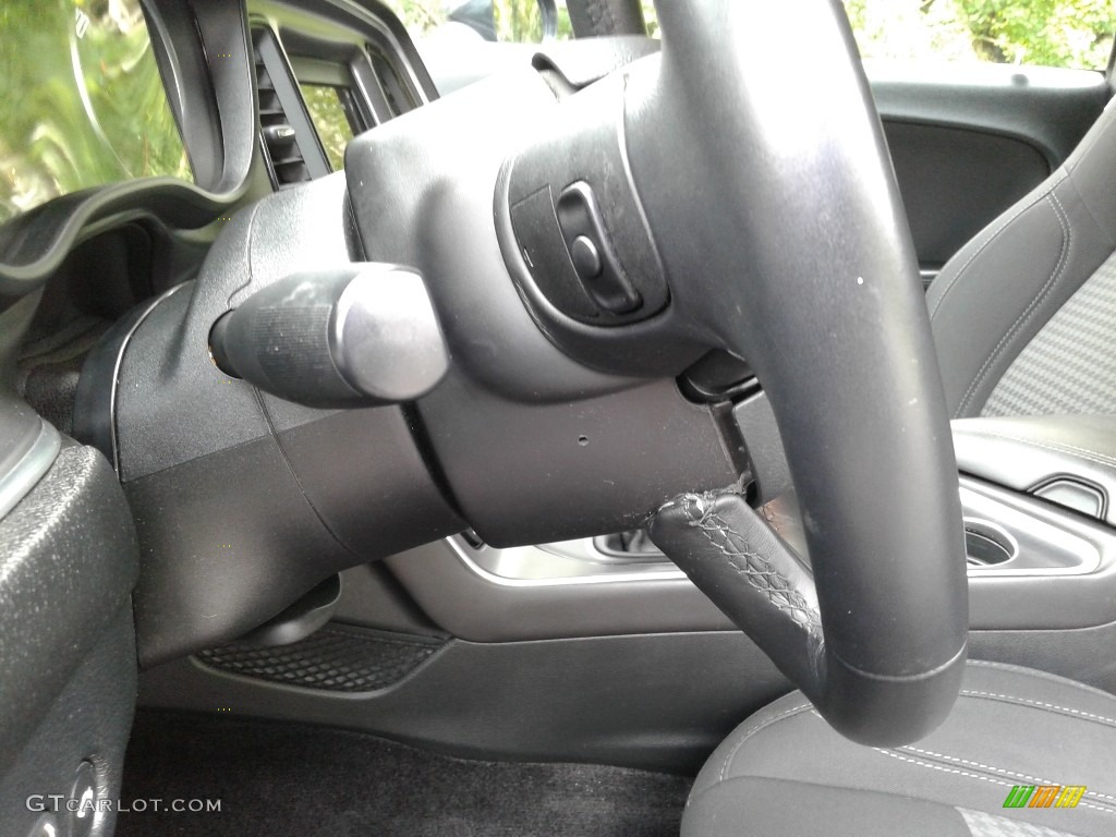 2018 Challenger SXT - Maximum Steel Metallic / Black photo #13
