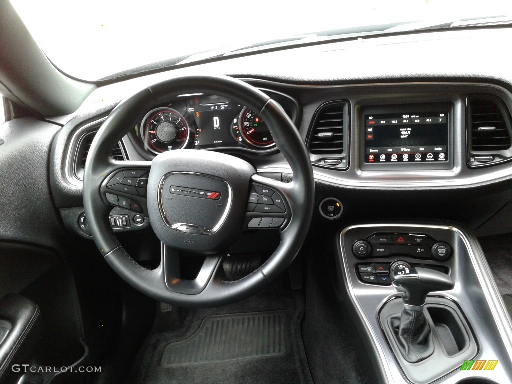 2018 Challenger SXT - Maximum Steel Metallic / Black photo #17