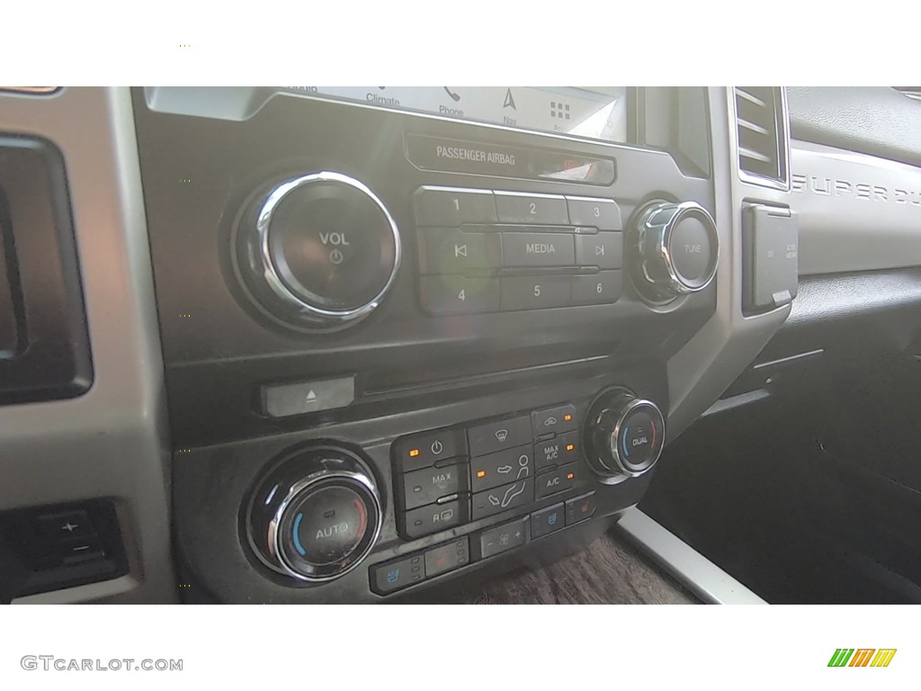 2018 F350 Super Duty Lariat SuperCab 4x4 - Blue Jeans / Black photo #15