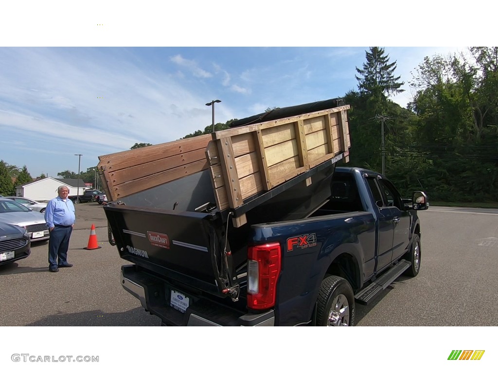 2018 F350 Super Duty Lariat SuperCab 4x4 - Blue Jeans / Black photo #20