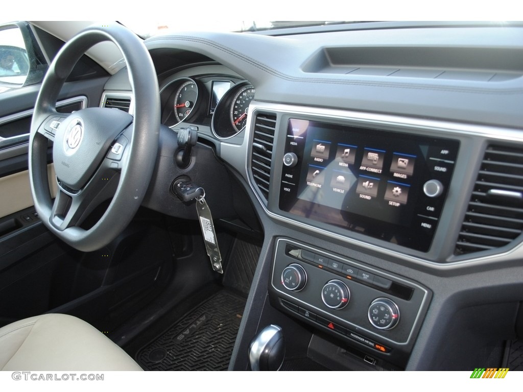 2018 Volkswagen Atlas Launch Edition Controls Photo #139313458