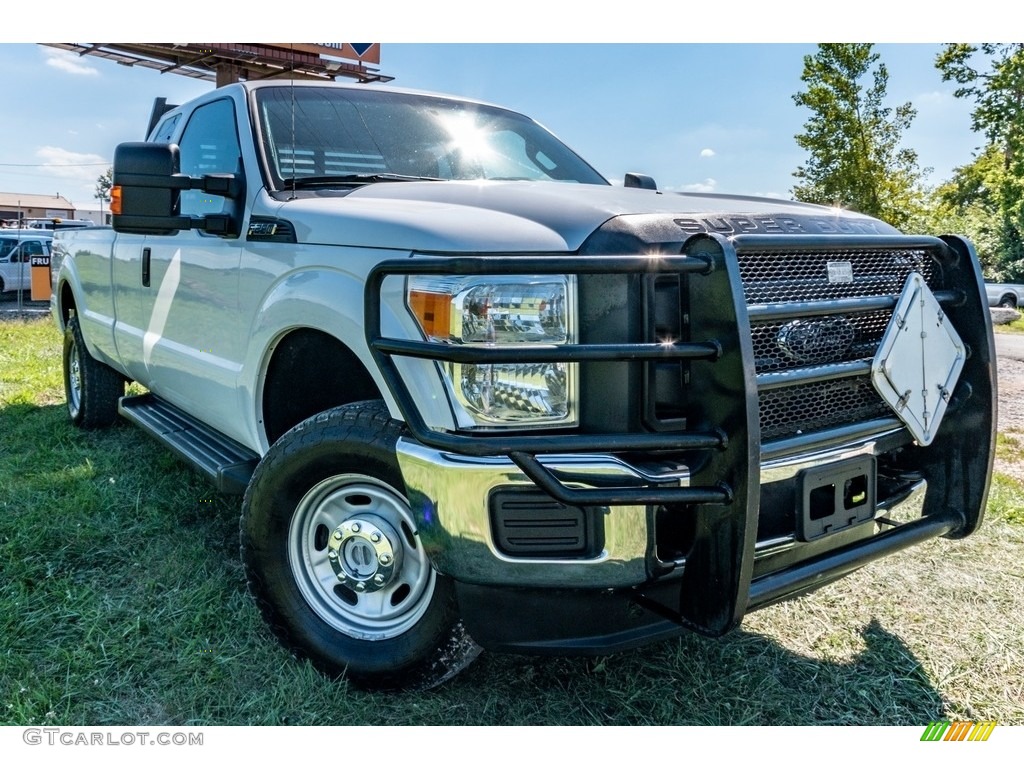 2015 F250 Super Duty XLT Super Cab 4x4 - Oxford White / Steel photo #1