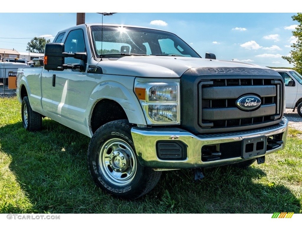 2015 F250 Super Duty XLT Super Cab 4x4 - Oxford White / Steel photo #1