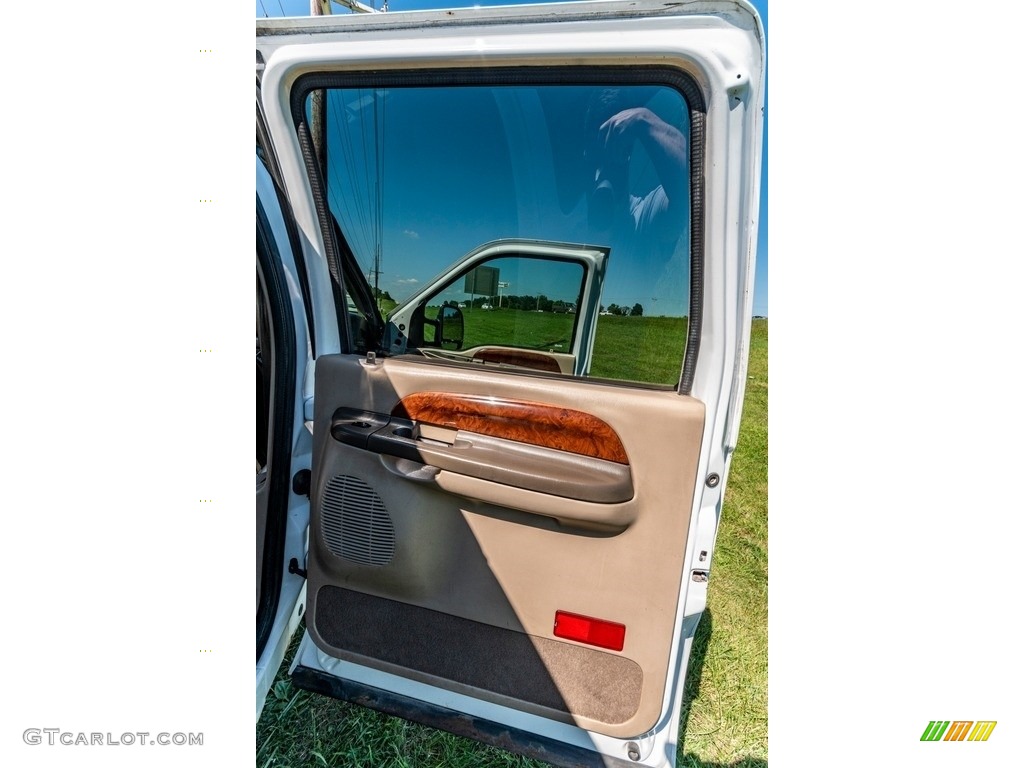 2002 Excursion Limited 4x4 - Oxford White / Medium Parchment photo #29