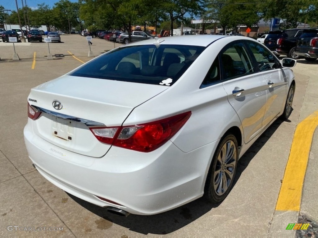 2013 Sonata SE - Shimmering White / Black photo #2