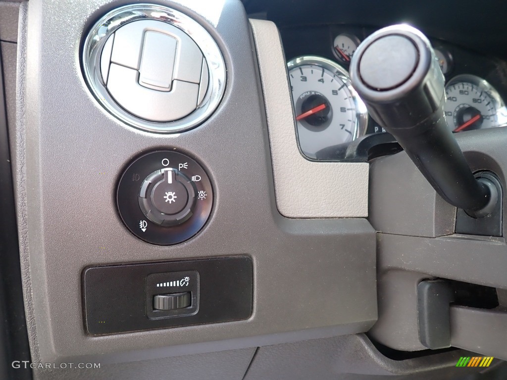 2010 Ford F150 XLT Regular Cab 4x4 Controls Photo #139323002