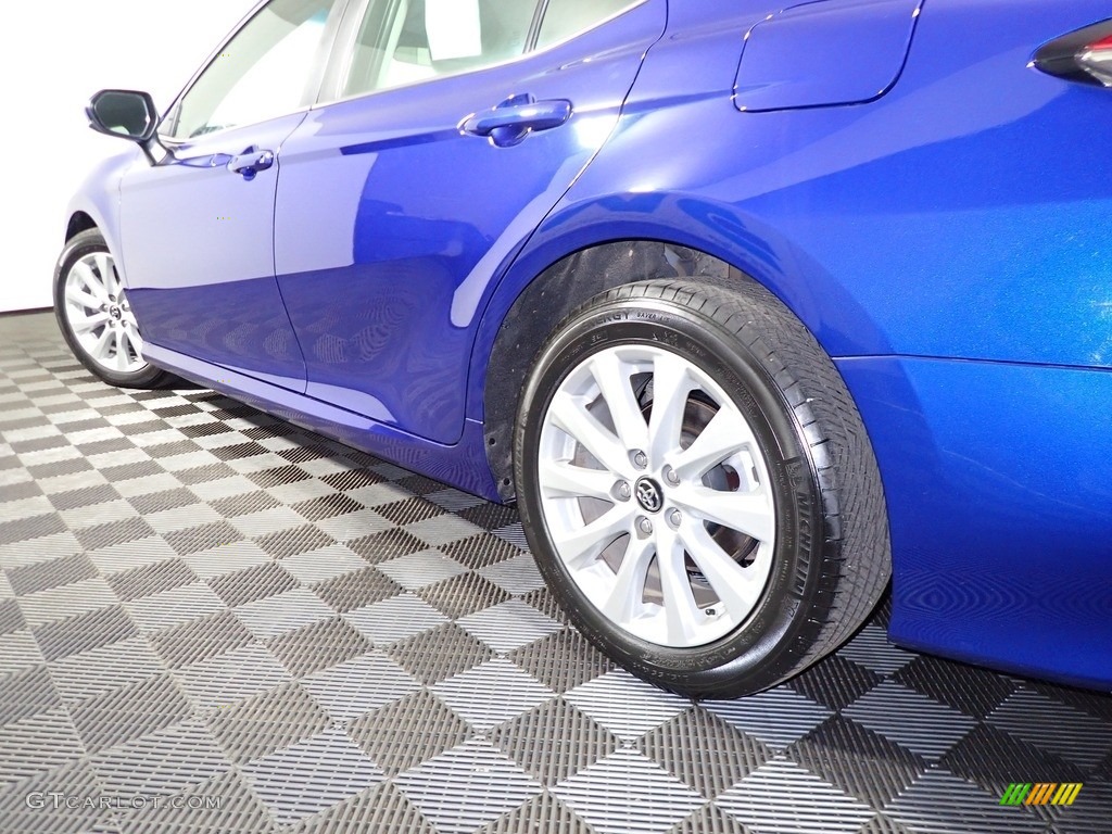 2018 Camry LE - Blue Crush Metallic / Black photo #10