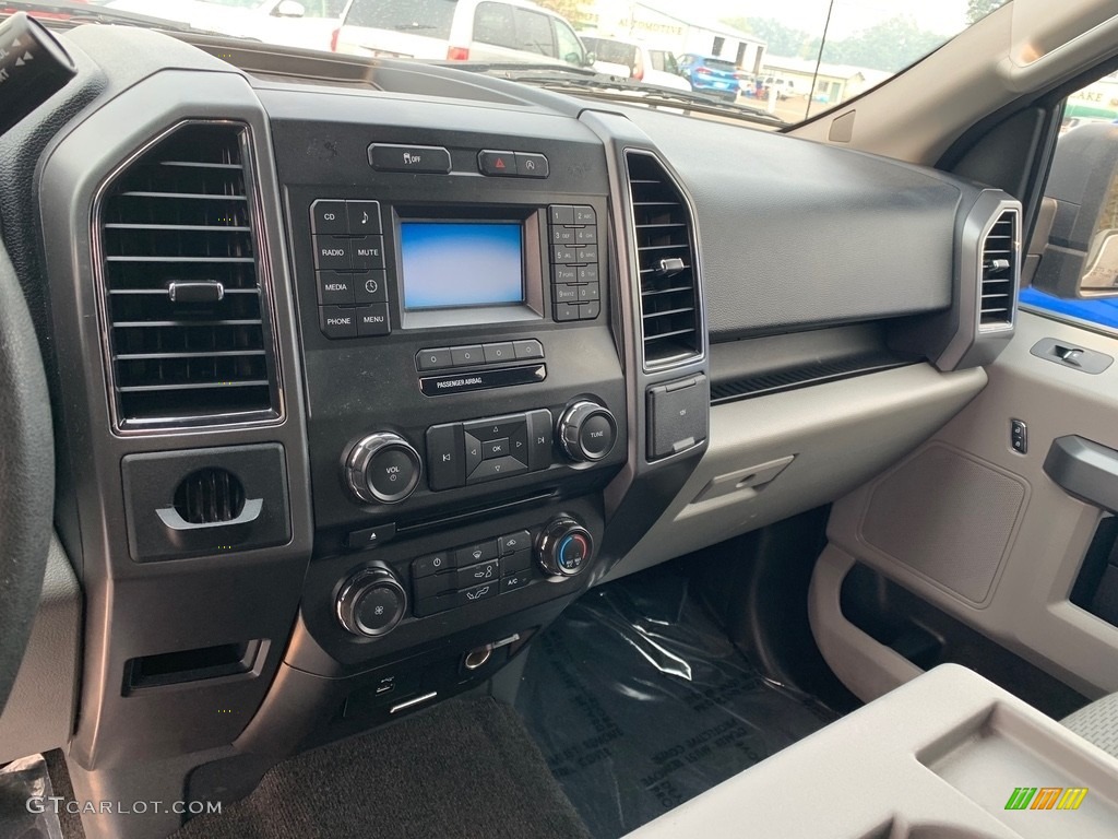 2017 F150 XLT SuperCrew - Ingot Silver / Earth Gray photo #7