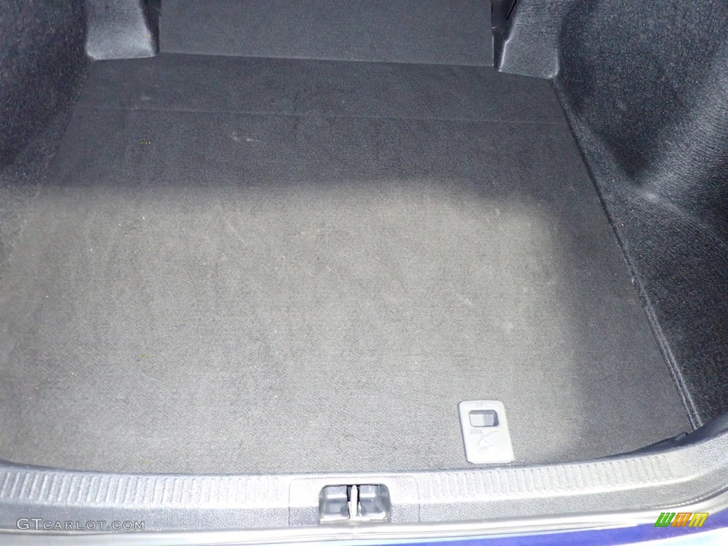 2018 Camry LE - Blue Crush Metallic / Black photo #13
