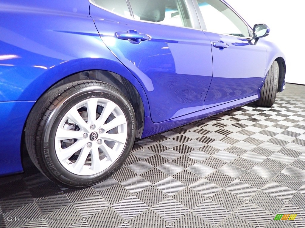 2018 Camry LE - Blue Crush Metallic / Black photo #15