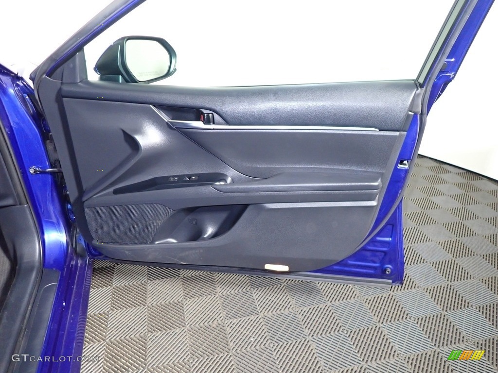 2018 Camry LE - Blue Crush Metallic / Black photo #24