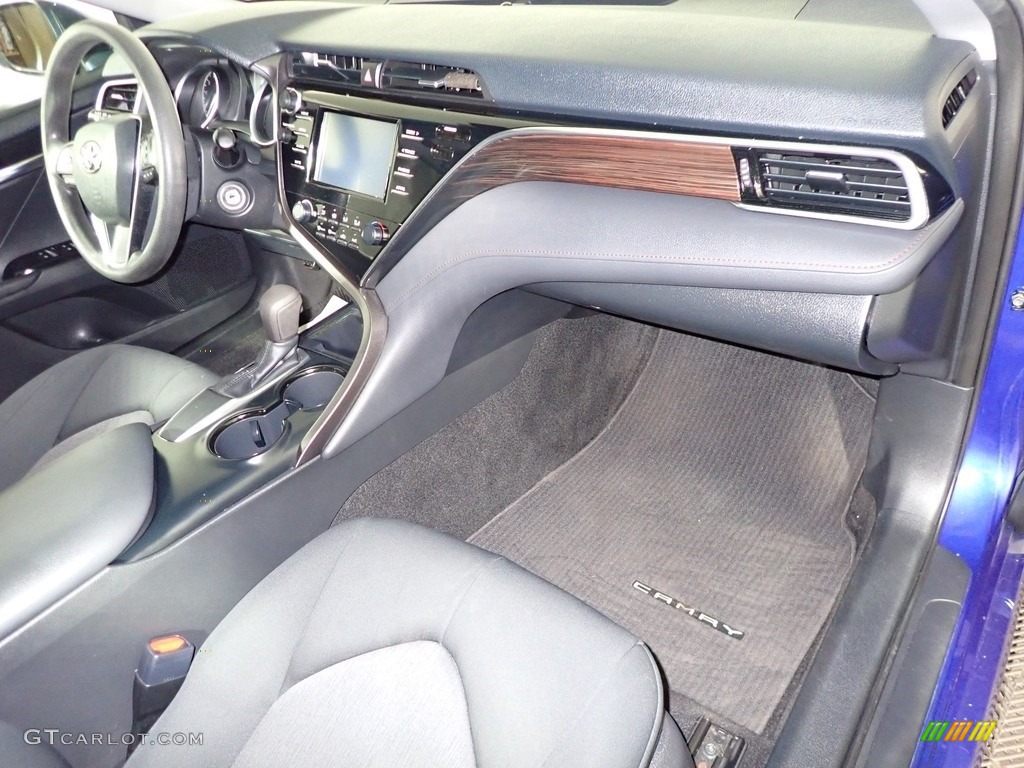 2018 Camry LE - Blue Crush Metallic / Black photo #26