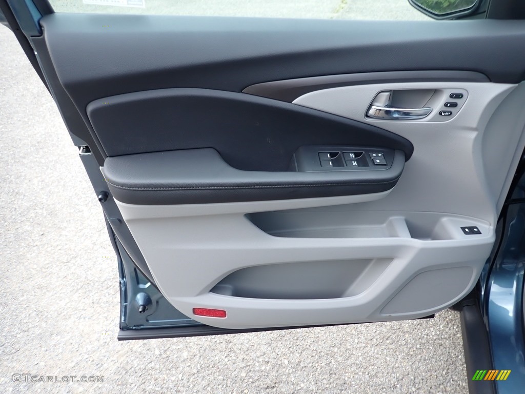 2021 Honda Pilot Special Edition AWD Gray Door Panel Photo #139324424