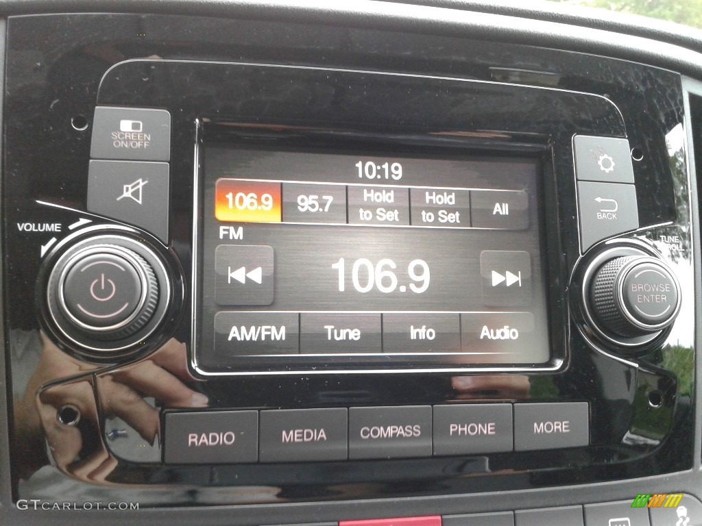 2020 Ram ProMaster City Wagon SLT Audio System Photos