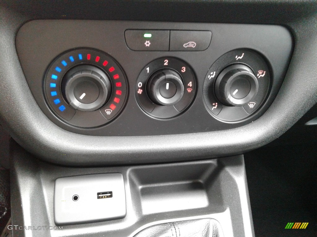 2020 Ram ProMaster City Wagon SLT Controls Photos