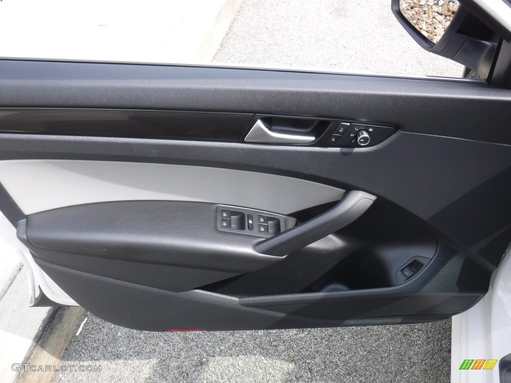 2015 Volkswagen Passat Sport Sedan Black/Moonrock Gray Door Panel Photo #139331654