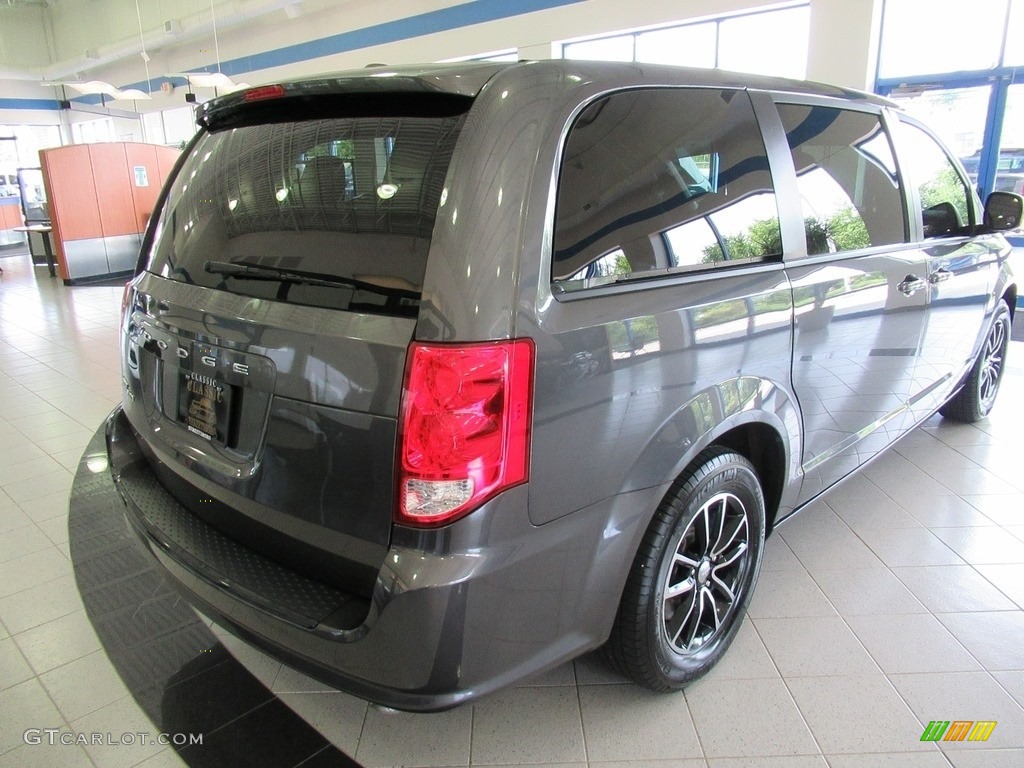 2019 Grand Caravan SE Plus - Granite Pearl / Black photo #7