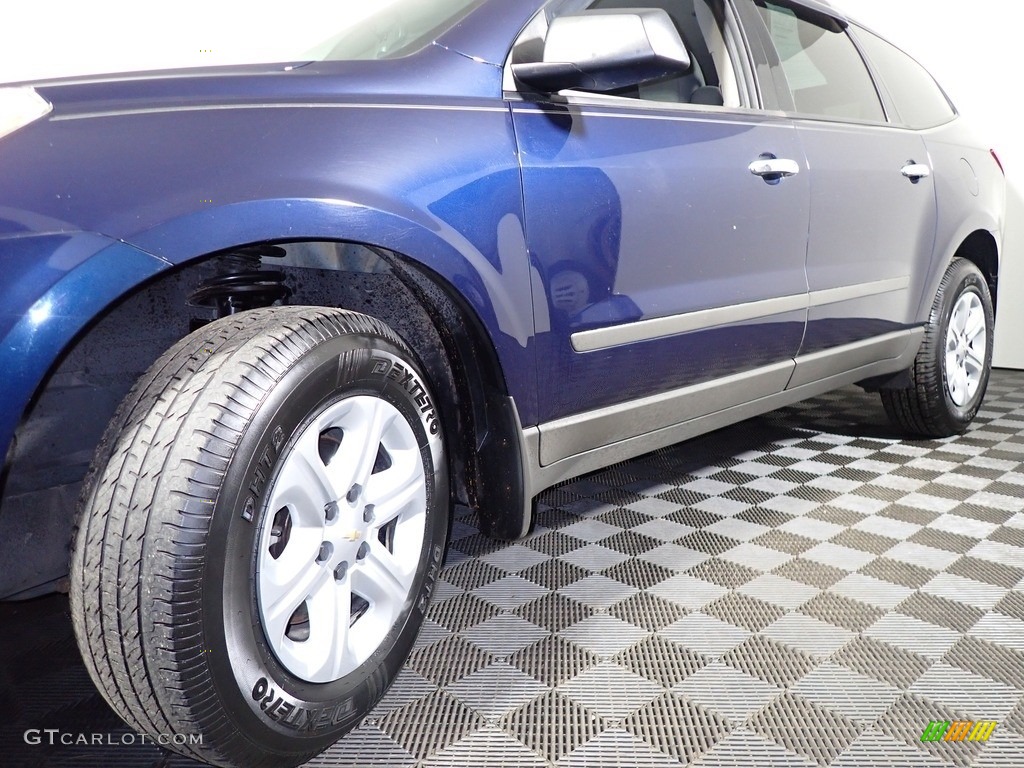 2011 Traverse LS - Dark Blue Metallic / Ebony/Ebony photo #8