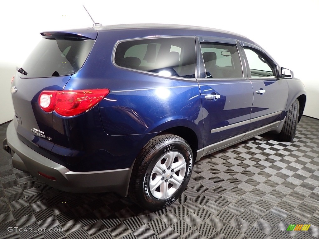 2011 Traverse LS - Dark Blue Metallic / Ebony/Ebony photo #15
