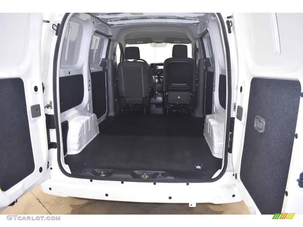 2017 Nissan NV200 S Trunk Photos