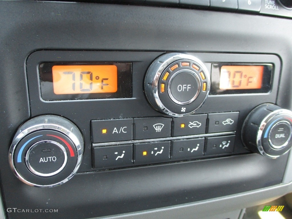 2017 Nissan Frontier SV Crew Cab 4x4 Controls Photo #139343751