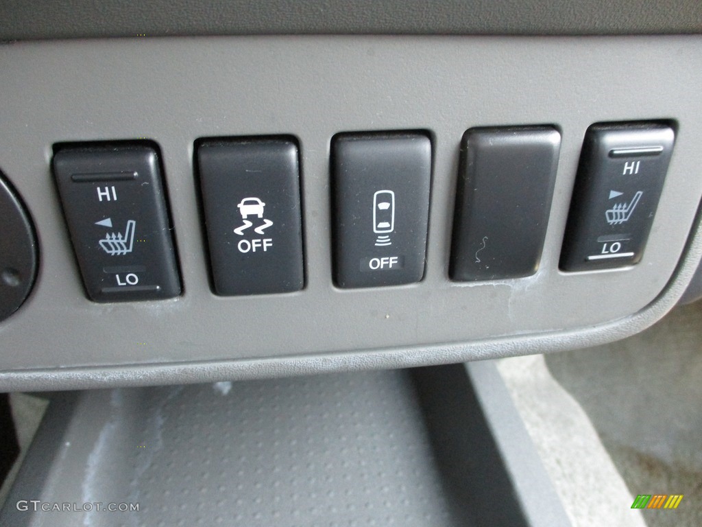 2017 Nissan Frontier SV Crew Cab 4x4 Controls Photo #139343778