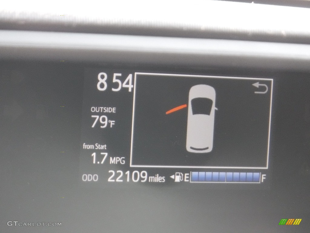 2018 Prius c Three - Classic Silver Metallic / Light Blue Gray photo #28