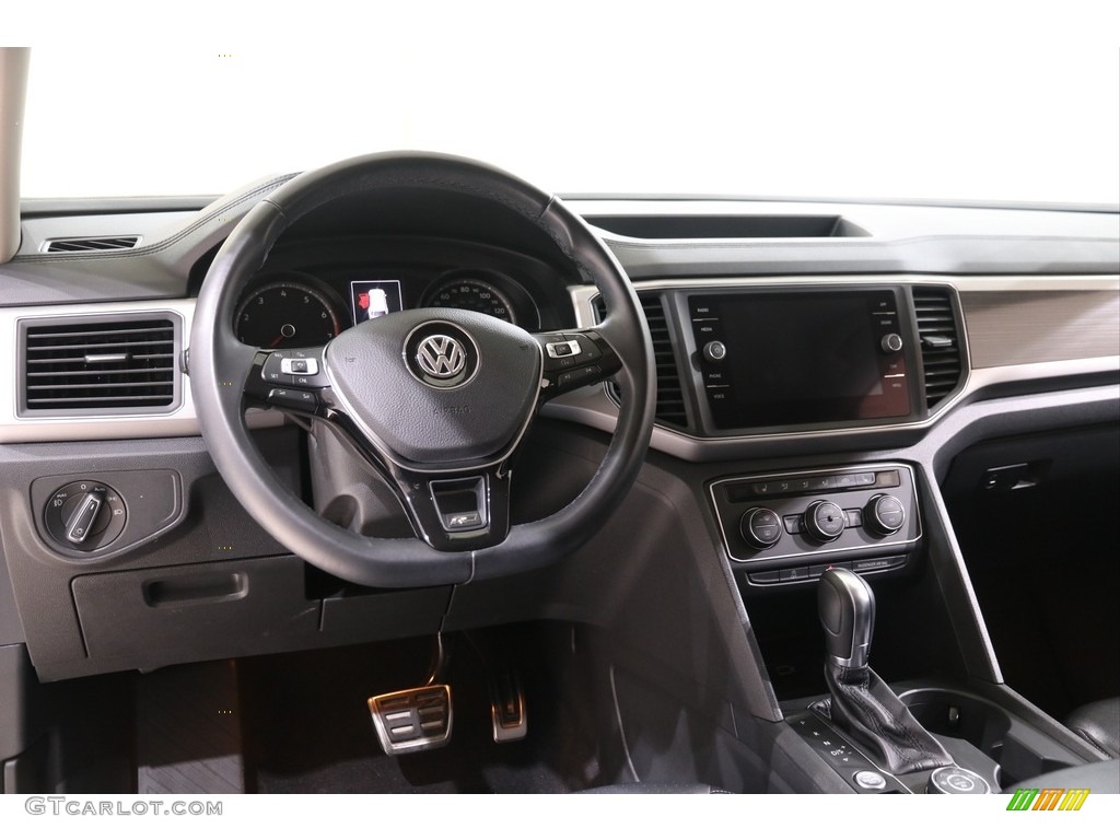 2018 Volkswagen Atlas SE 4Motion Titan Black Dashboard Photo #139349457