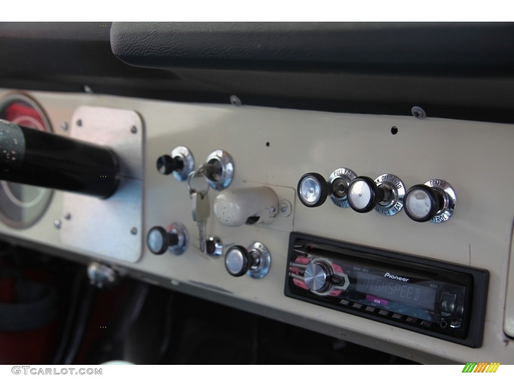 1968 Ford Bronco Sport Wagon Controls Photos