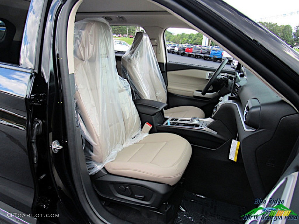 2020 Explorer XLT - Agate Black Metallic / Sandstone photo #11