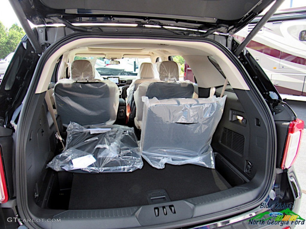 2020 Explorer XLT - Agate Black Metallic / Sandstone photo #15
