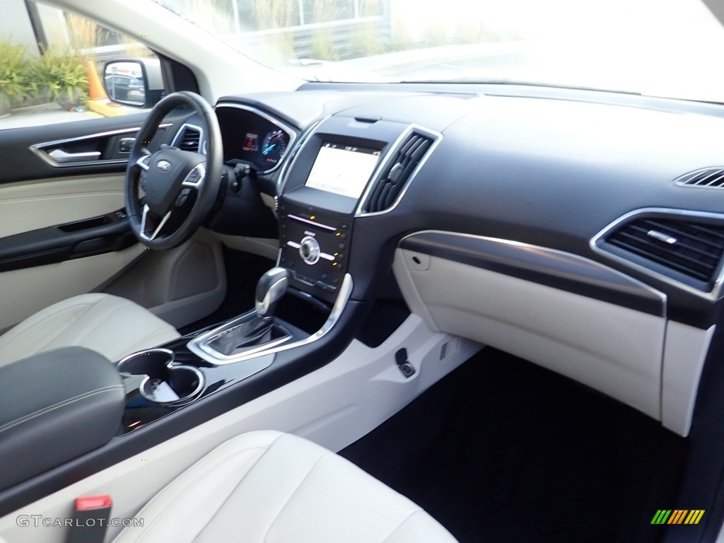 2017 Edge Titanium AWD - White Gold Metallic / Ceramic photo #12