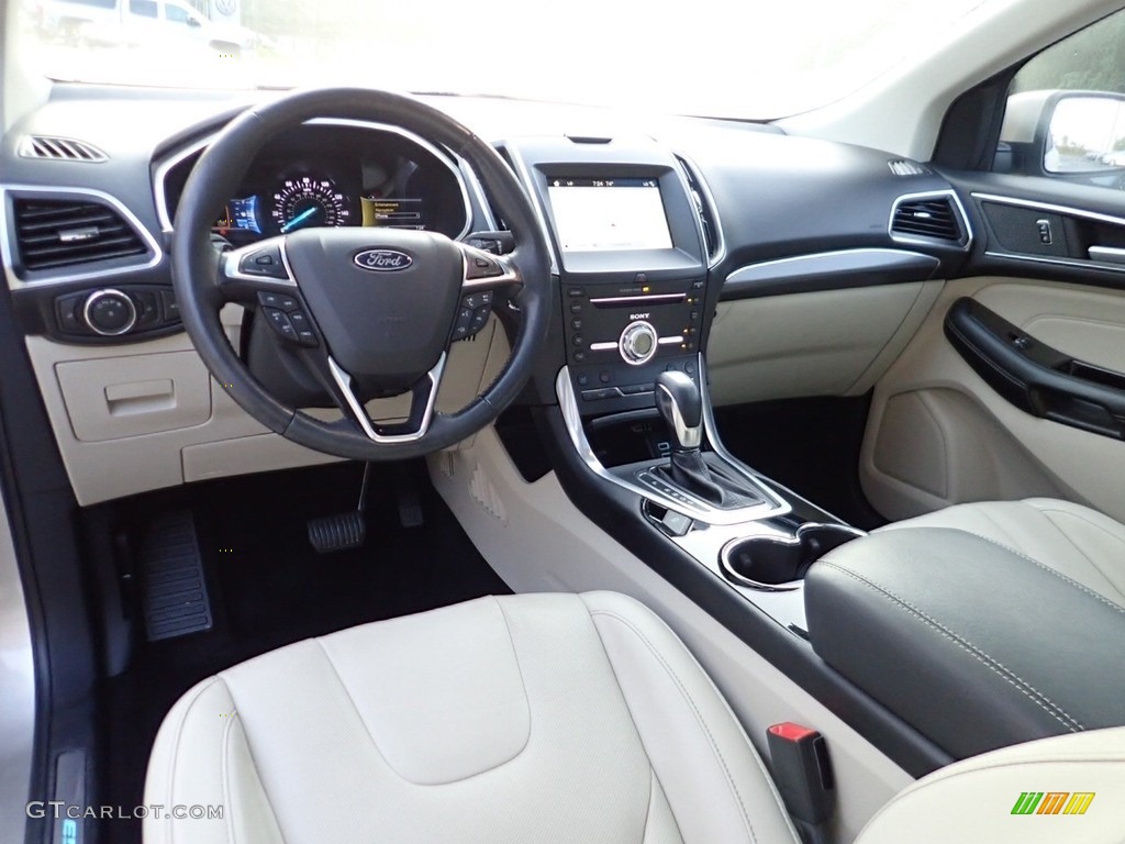 2017 Edge Titanium AWD - White Gold Metallic / Ceramic photo #17