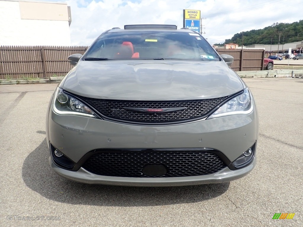 2020 Pacifica Hybrid Limited - Ceramic Grey / Rodeo Red photo #2