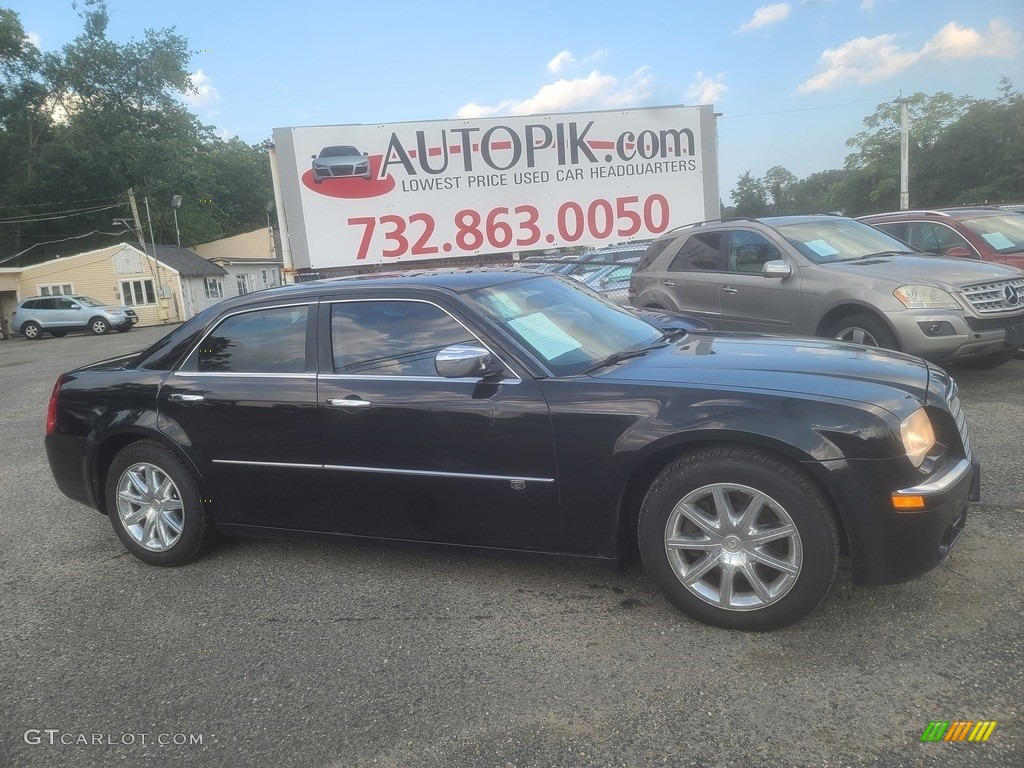 2009 300 C HEMI - Brilliant Black / Dark Slate Gray photo #2