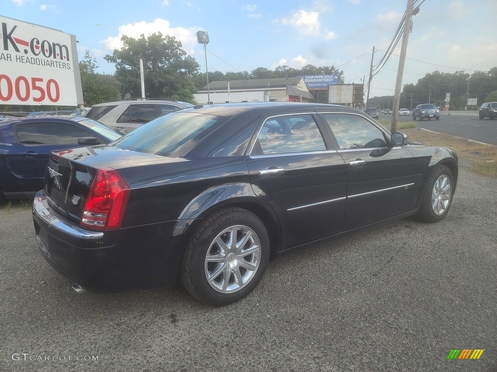 2009 300 C HEMI - Brilliant Black / Dark Slate Gray photo #3