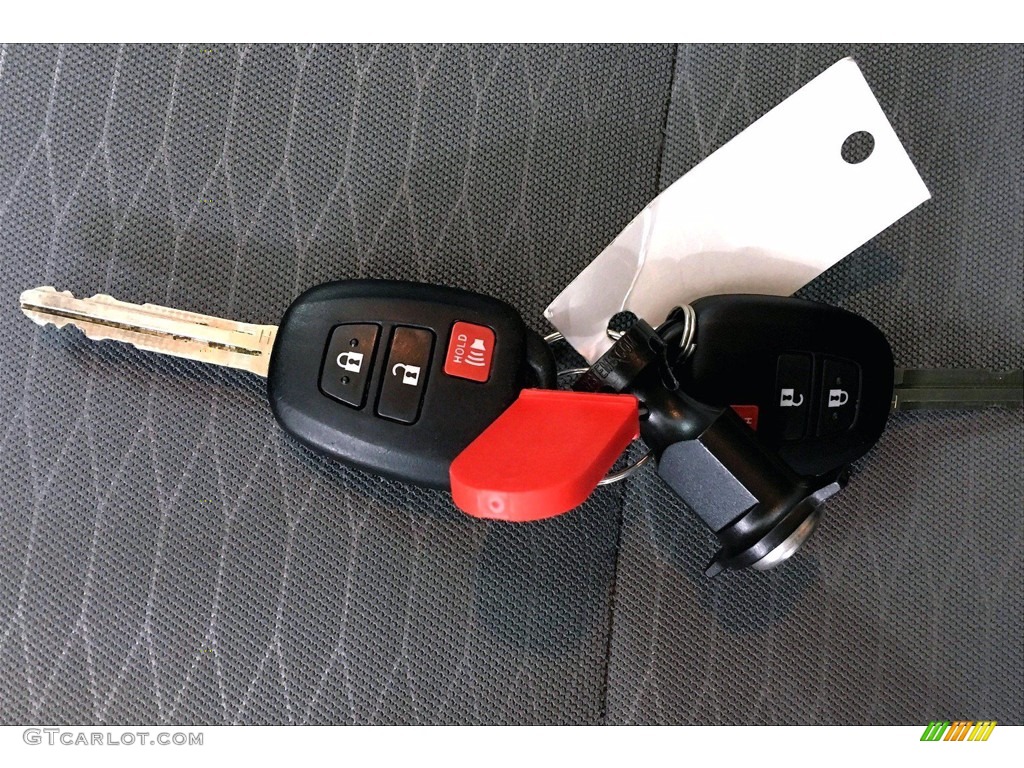 2019 Toyota Tacoma SR Double Cab Keys Photos