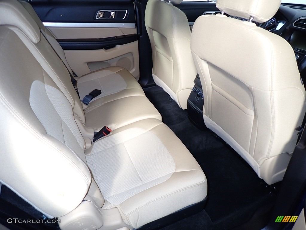2017 Explorer XLT 4WD - Blue Jeans / Medium Light Camel photo #25