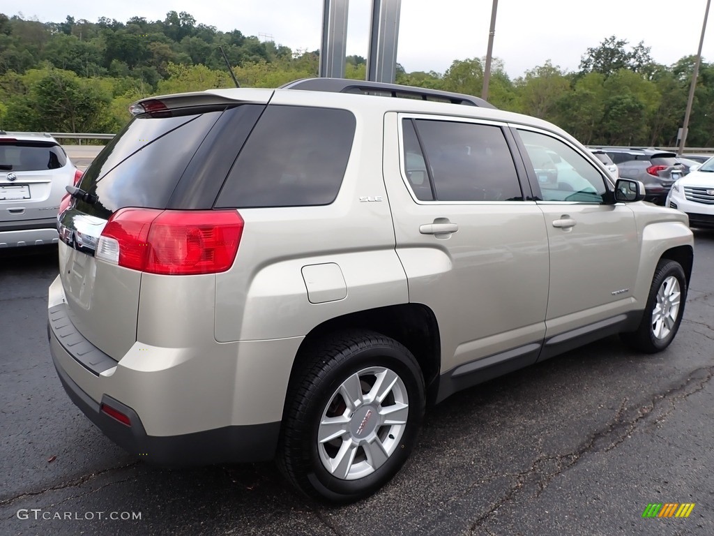 2013 Terrain SLE - Champagne Silver Metallic / Jet Black photo #9