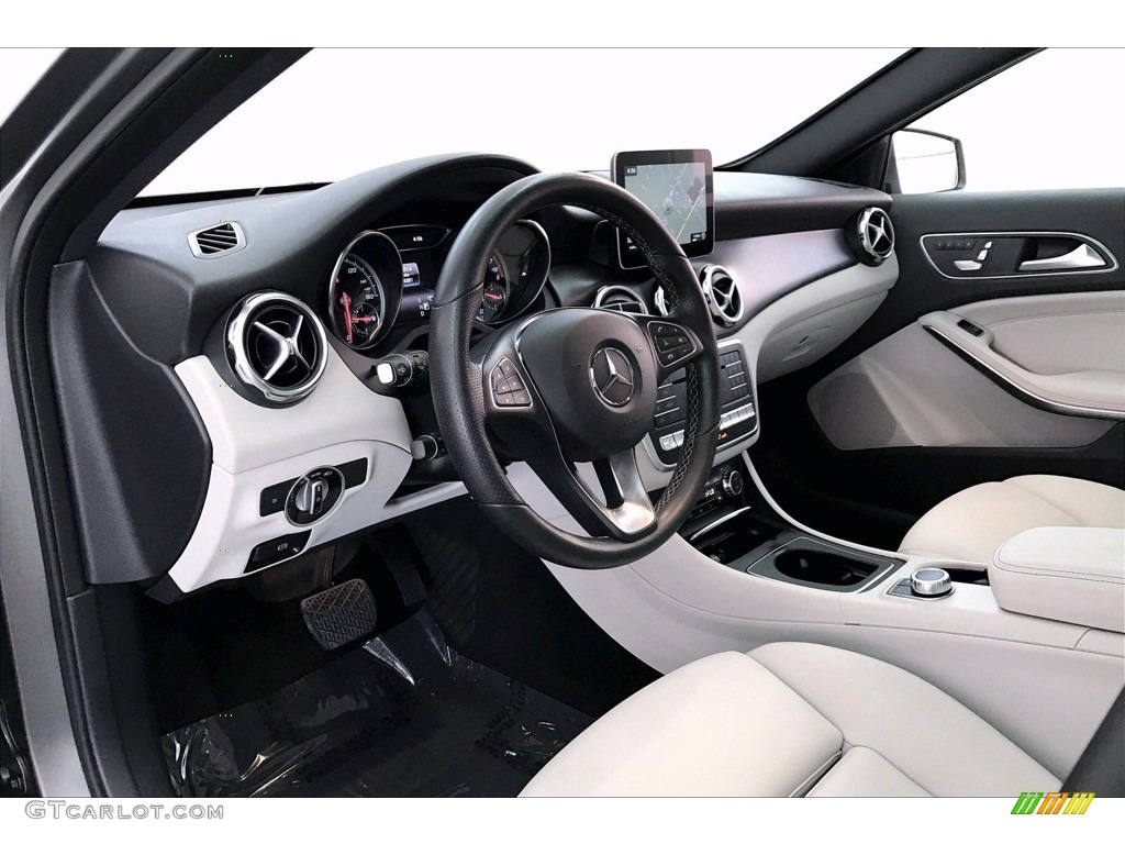 2018 Mercedes-Benz GLA 250 4Matic Front Seat Photo #139366951
